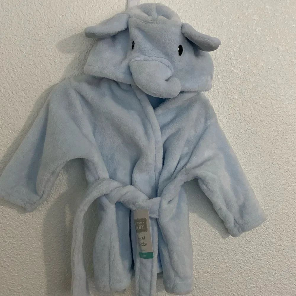 NWT- Hudson Baby- Blue elephant baby bathrobe- Size 0-9 month